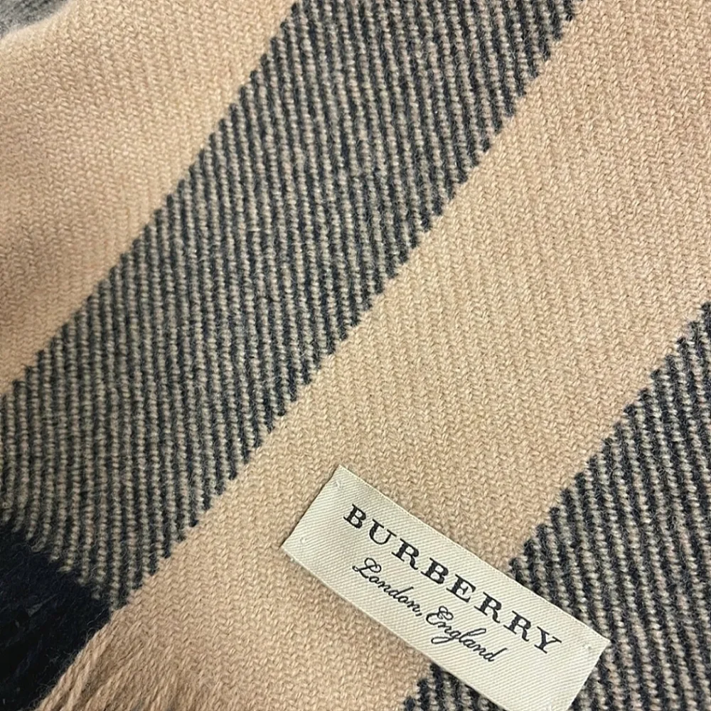 Authentic Wool Classic Burberry Scarf